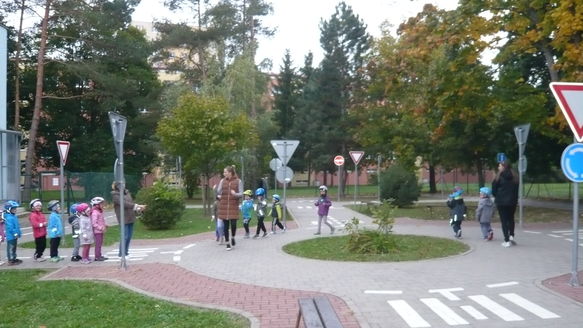 Projektový den mimo školu – Na silnici bezpečně