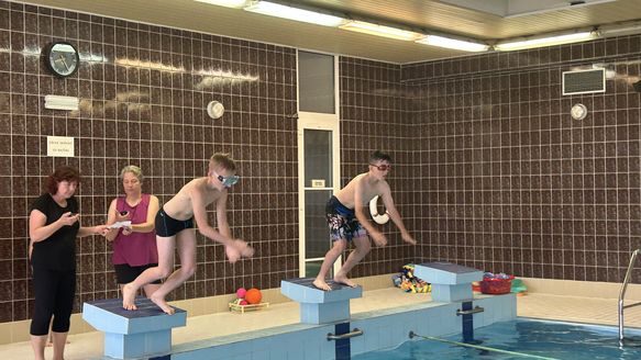 Plavecká výuka ve Bzenci