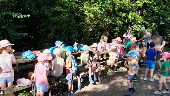 Den s myslivci na chatě Lesance