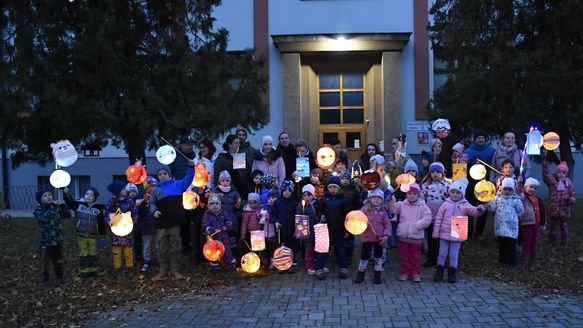 Uspávání broučků a lampiónový průvod
